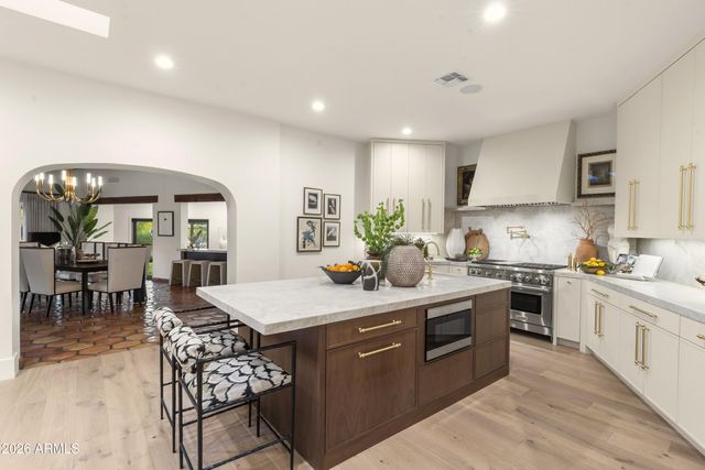 8119 E FOOTHILLS Drive, Scottsdale, AZ 85255