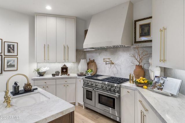 8119 E FOOTHILLS Drive, Scottsdale, AZ 85255