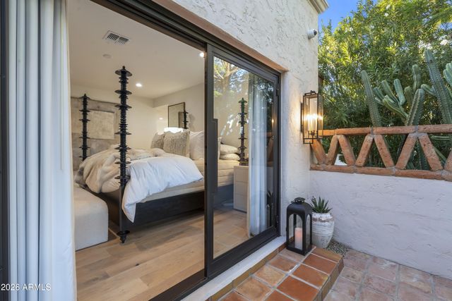 8119 E FOOTHILLS Drive, Scottsdale, AZ 85255