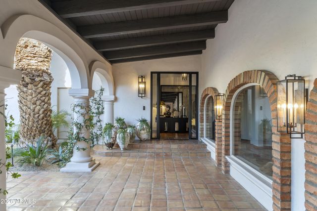 8119 E FOOTHILLS Drive, Scottsdale, AZ 85255