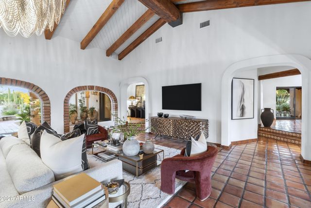 8119 E FOOTHILLS Drive, Scottsdale, AZ 85255