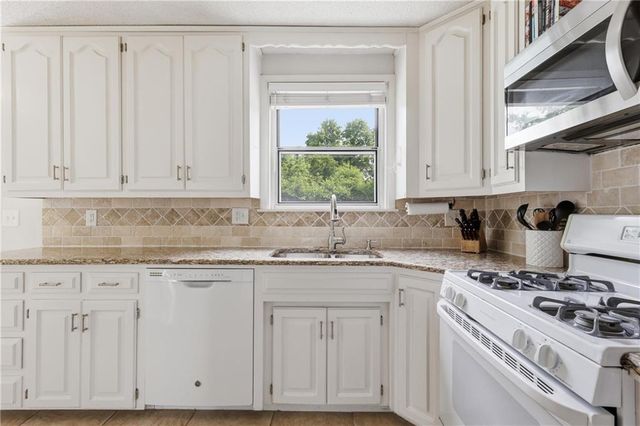 5413 SYCAMORE Drive, Roeland Park, KS 66205