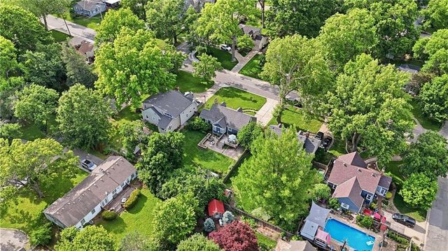 5413 SYCAMORE Drive, Roeland Park, KS 66205