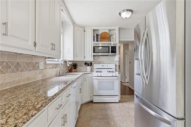 5413 SYCAMORE Drive, Roeland Park, KS 66205