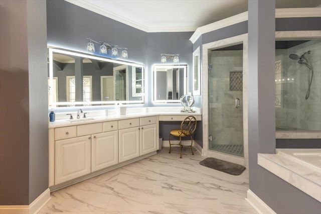 2400 HALLE PKY, Collierville, TN 38017