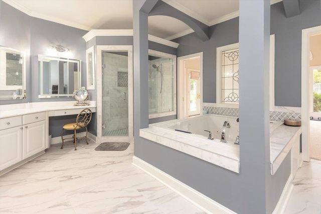 2400 HALLE PKY, Collierville, TN 38017