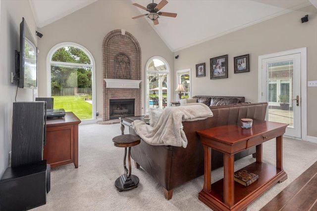 2400 HALLE PKY, Collierville, TN 38017