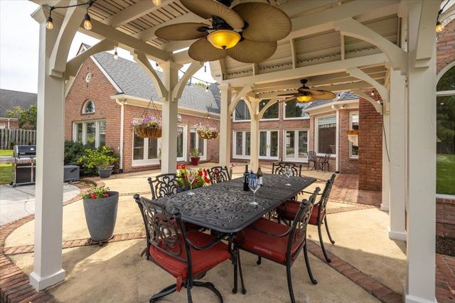 2400 HALLE PKY, Collierville, TN 38017