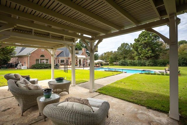 2400 HALLE PKY, Collierville, TN 38017