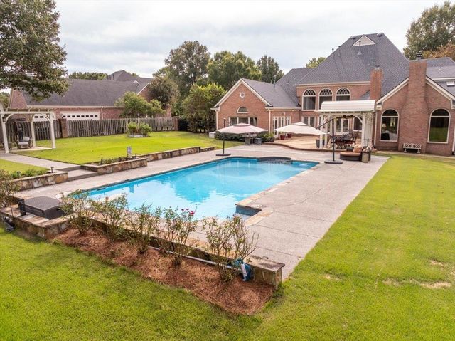 2400 HALLE PKY, Collierville, TN 38017