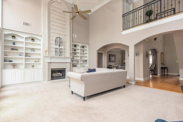 2400 HALLE PKY, Collierville, TN 38017