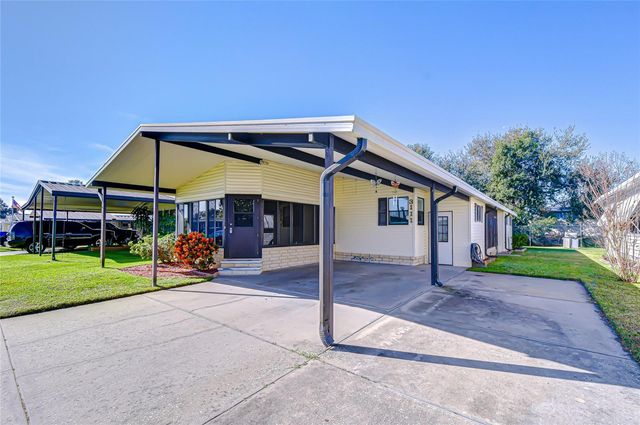 3111 HICKORY DRIVE, Wesley Chapel, FL 33543