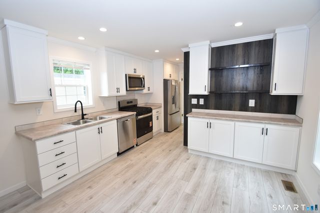 166 Boston Turnpike G, Bolton, CT 06043