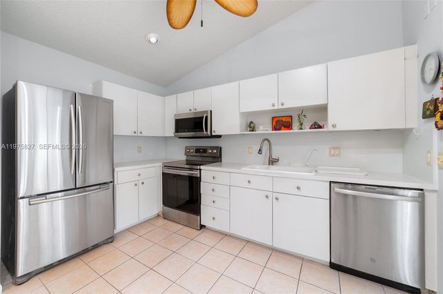 3010 NW 12th St D, Delray Beach, FL 33445