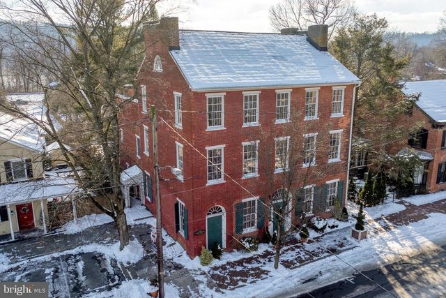 219 W MARKET STREET, Marietta, PA 17547