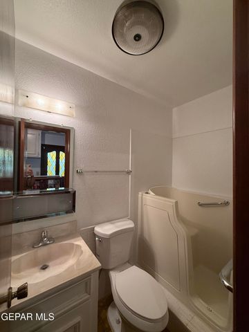 1709 BRUCE DEVLIN Drive, El Paso, TX 79935