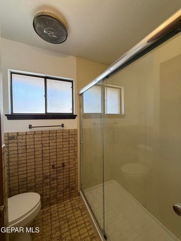 1709 BRUCE DEVLIN Drive, El Paso, TX 79935