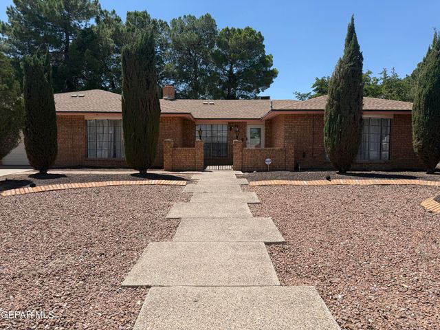 1709 BRUCE DEVLIN Drive, El Paso, TX 79935
