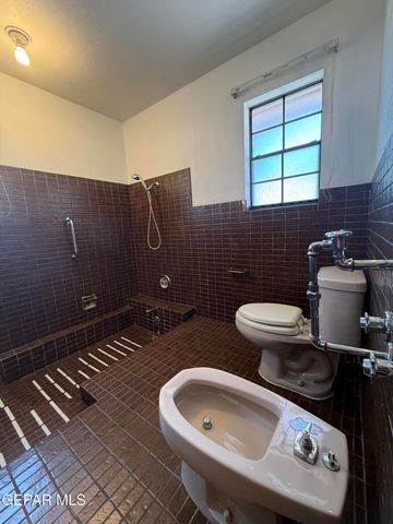 1709 BRUCE DEVLIN Drive, El Paso, TX 79935