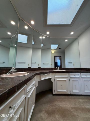 1709 BRUCE DEVLIN Drive, El Paso, TX 79935