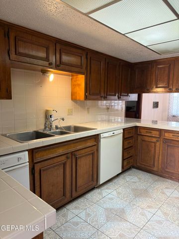 1709 BRUCE DEVLIN Drive, El Paso, TX 79935