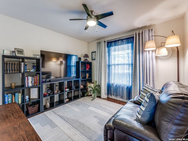 129 Weeping Way, Cibolo, TX 78108