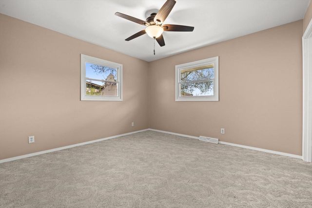 3317 Kennsington Square ROAD, Sturtevant, WI 53177
