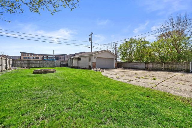 3317 Kennsington Square ROAD, Sturtevant, WI 53177