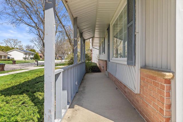 3317 Kennsington Square ROAD, Sturtevant, WI 53177