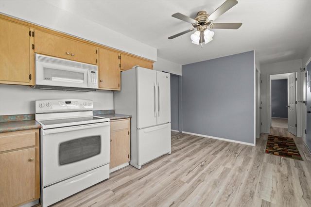 3317 Kennsington Square ROAD, Sturtevant, WI 53177