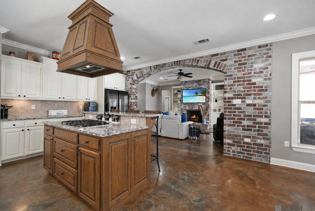 22268 La Hwy 42, Livingston, LA 70754