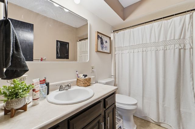 5710 SW 4th Street, Des Moines, IA 50315