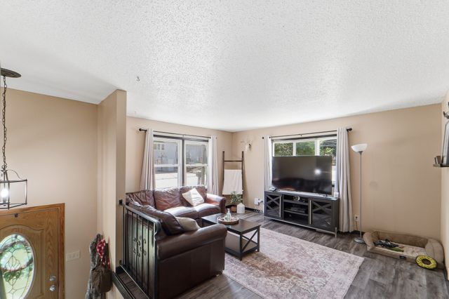 5710 SW 4th Street, Des Moines, IA 50315