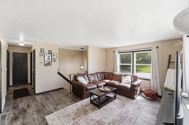 5710 SW 4th Street, Des Moines, IA 50315