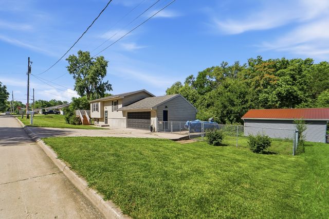 5710 SW 4th Street, Des Moines, IA 50315