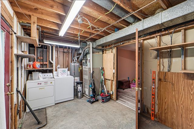 5710 SW 4th Street, Des Moines, IA 50315