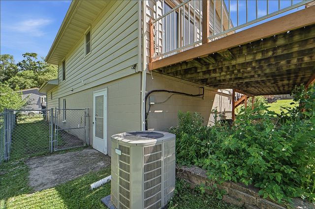 5710 SW 4th Street, Des Moines, IA 50315