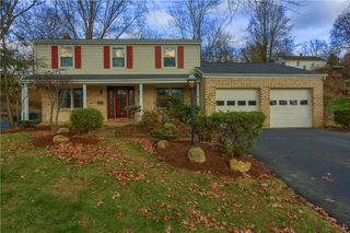 1273 Greystone Drive, Upper St Clair, PA 15241