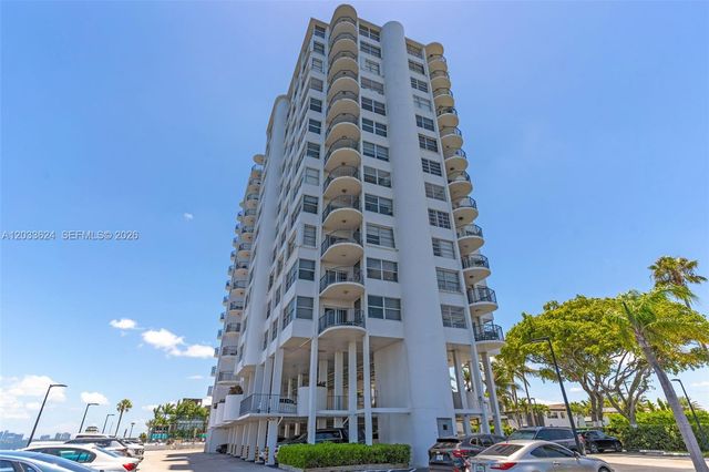 11930 N Bayshore Dr 704, North Miami, FL 33181