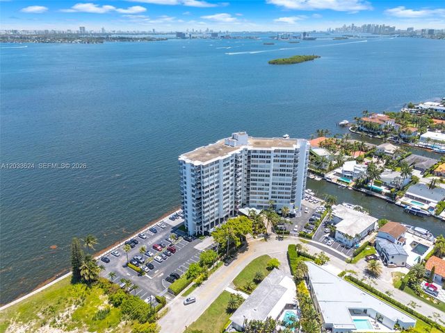 11930 N Bayshore Dr 704, North Miami, FL 33181