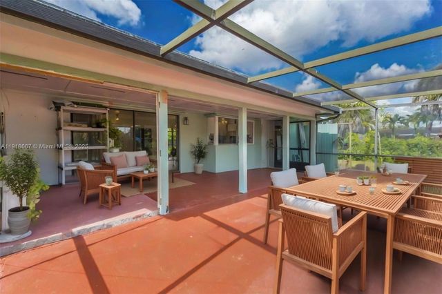 16001 SW 98th Ave, Miami, FL 33157