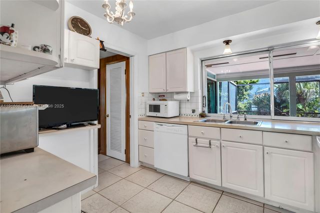 16001 SW 98th Ave, Miami, FL 33157