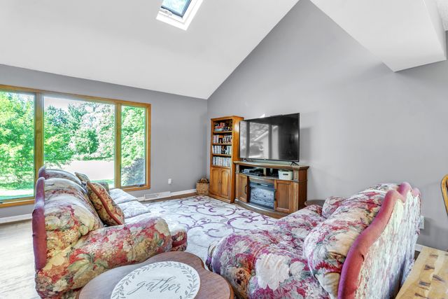 65505 Michigan 43, Bangor, MI 49013