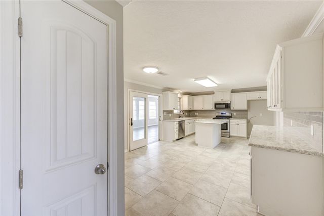 1009 Susan Street, Dayton, TX 77535