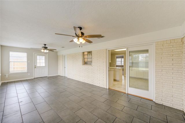 1009 Susan Street, Dayton, TX 77535