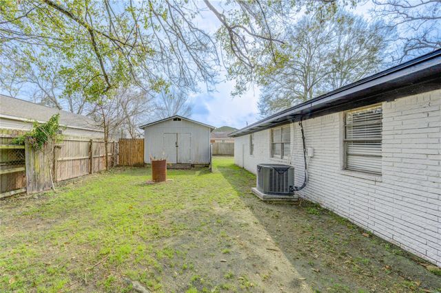 1009 Susan Street, Dayton, TX 77535