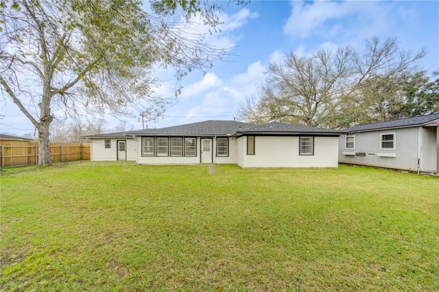 1009 Susan Street, Dayton, TX 77535