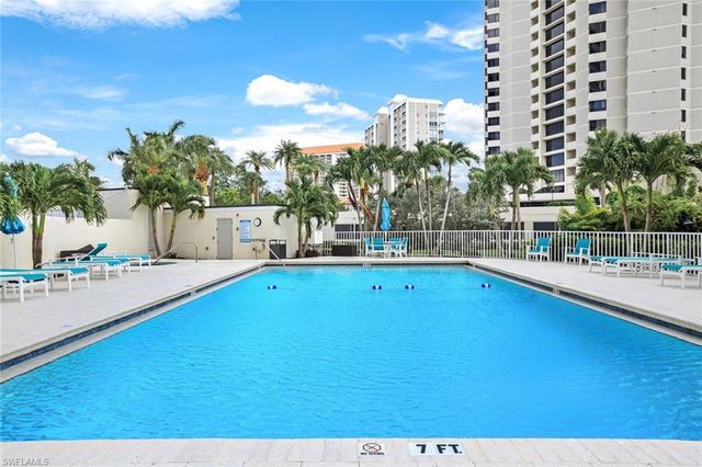 5550 Heron Point DR 304, Naples, FL 34108