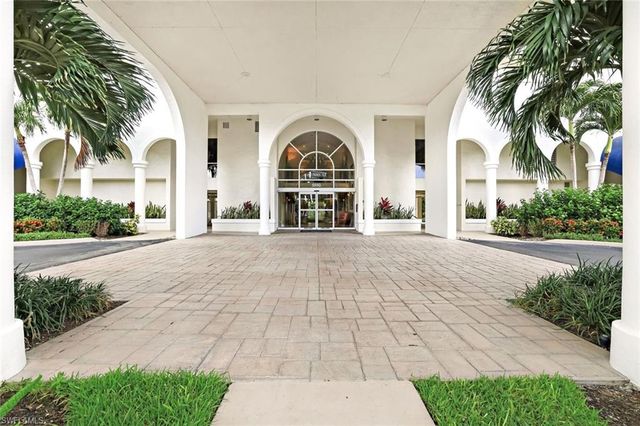 5550 Heron Point DR 304, Naples, FL 34108