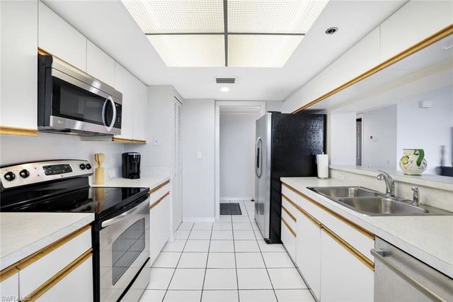 5550 Heron Point DR 304, Naples, FL 34108